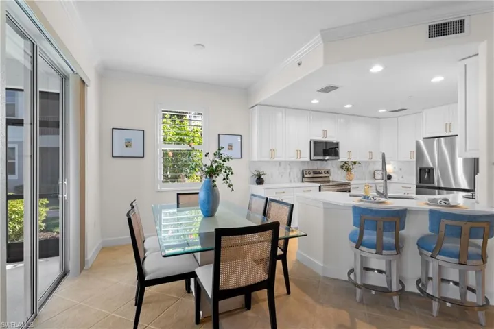 8775  Coastline  CT, Naples, FL 34120