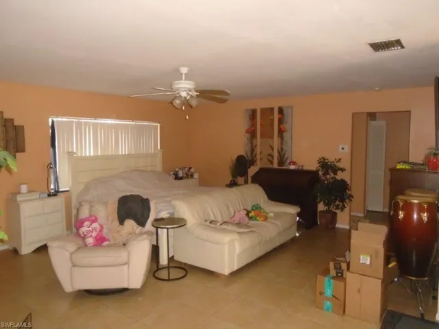 129 SW Trafalgar  PKWY, Cape Coral, FL 33991