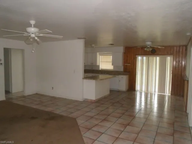 129 Sw Trafalgar Pkwy, Cape Coral, Florida 33991