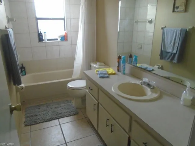 129 SW Trafalgar  PKWY, Cape Coral, FL 33991