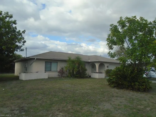 129 SW Trafalgar  PKWY, Cape Coral, FL 33991