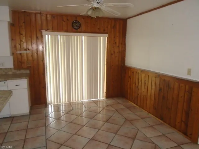 129 Sw Trafalgar Pkwy, Cape Coral, Florida 33991