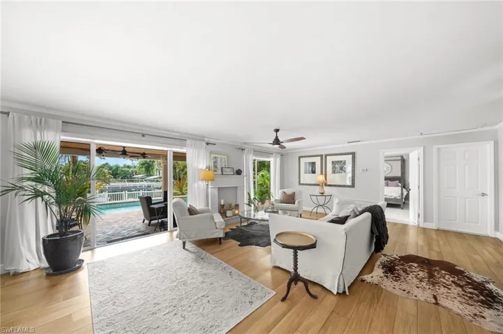 1030 Aqua Ln, Fort Myers, Florida 33919