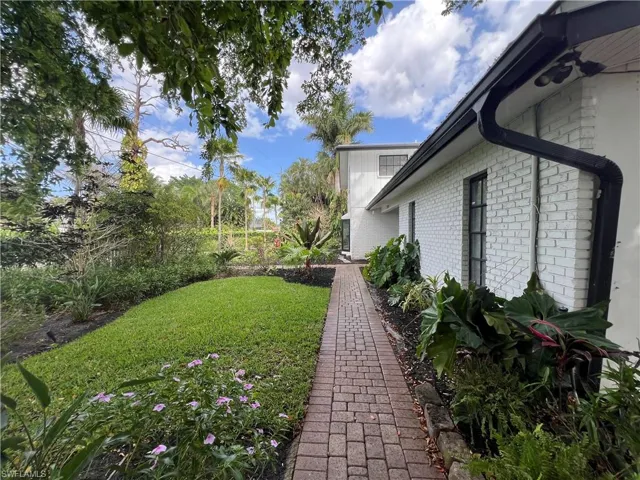 1030 Aqua Ln, Fort Myers, Florida 33919