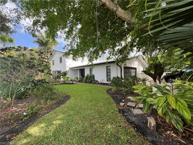 1030 Aqua Ln, Fort Myers, Florida 33919
