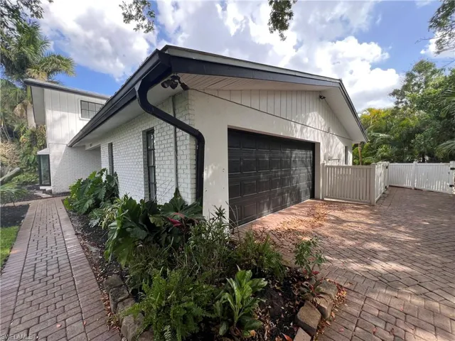 1030 Aqua Ln, Fort Myers, Florida 33919