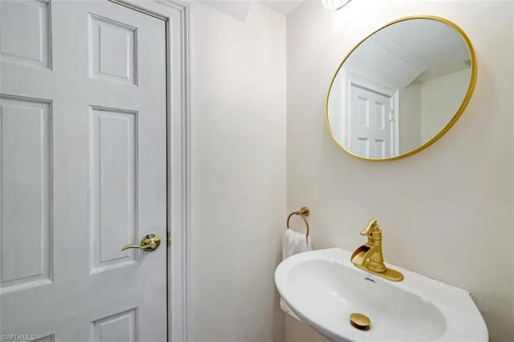 1030 Aqua Ln, Fort Myers, Florida 33919