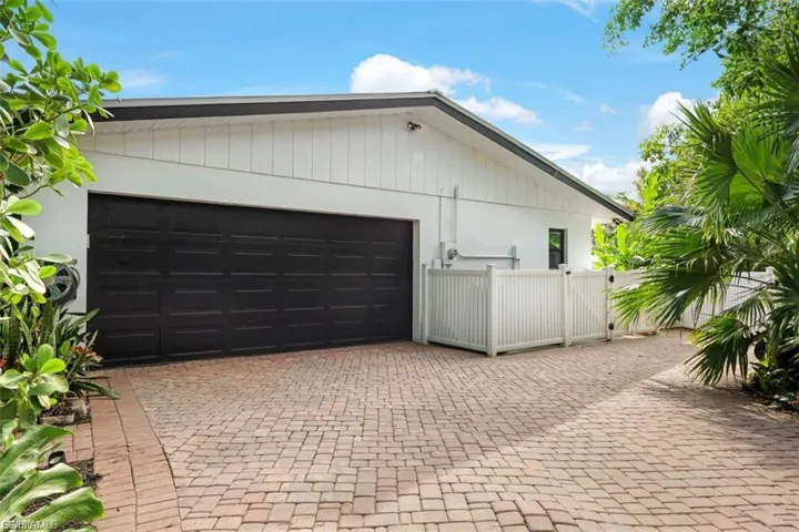 1030 Aqua Ln, Fort Myers, Florida 33919