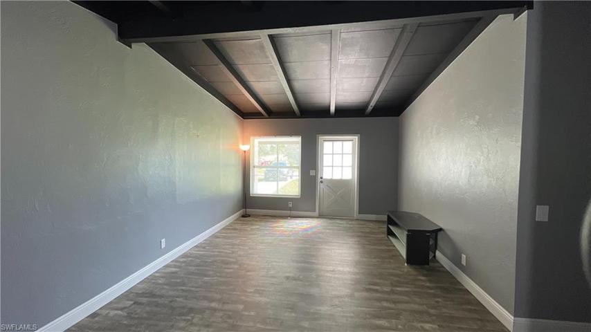 Livingroom & Dinning Area