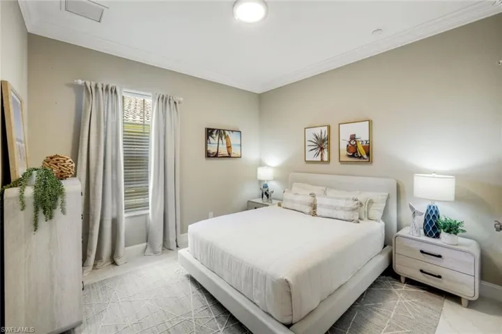 8810 Spinner Cove Ln, Naples, Florida 34120