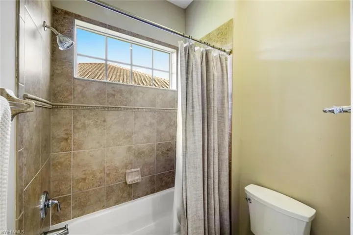 8810 Spinner Cove Ln, Naples, Florida 34120