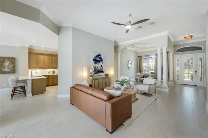 8810 Spinner Cove Ln, Naples, Florida 34120