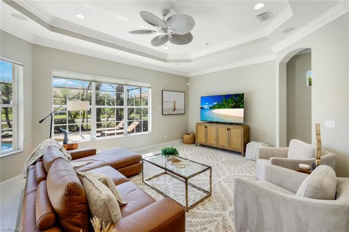 8810 Spinner Cove Ln, Naples, Florida 34120