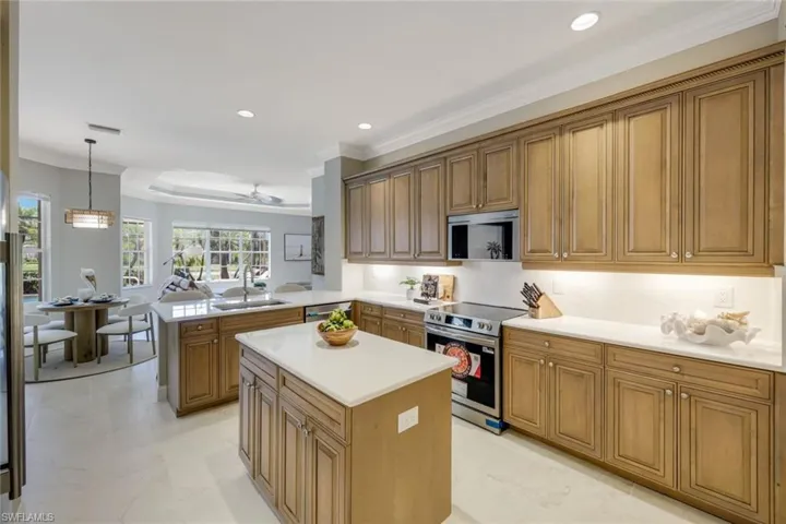 8810 Spinner Cove Ln, Naples, Florida 34120
