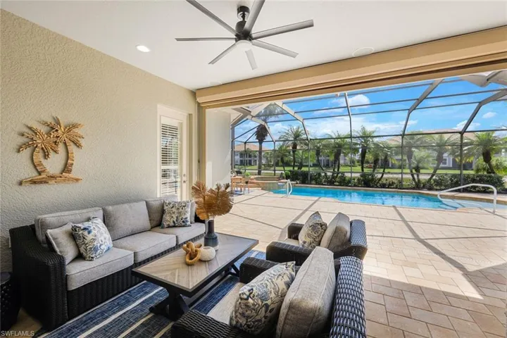 8810 Spinner Cove Ln, Naples, Florida 34120