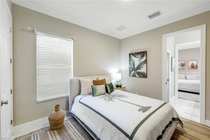 8810 Spinner Cove Ln, Naples, Florida 34120