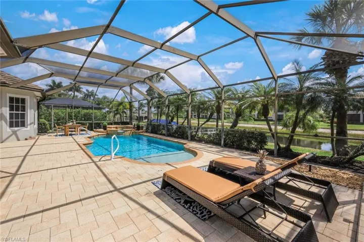 8810 Spinner Cove Ln, Naples, Florida 34120