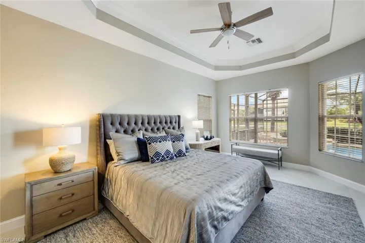 8810 Spinner Cove Ln, Naples, Florida 34120