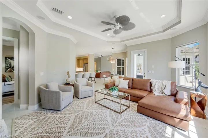 8810 Spinner Cove Ln, Naples, Florida 34120