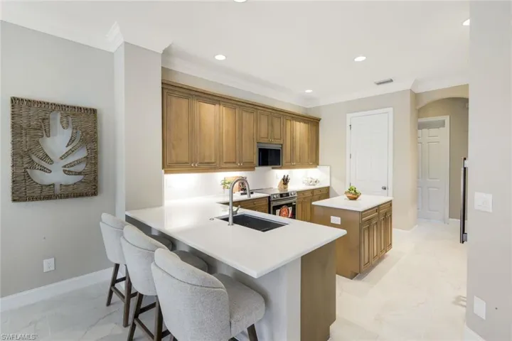 8810 Spinner Cove Ln, Naples, Florida 34120