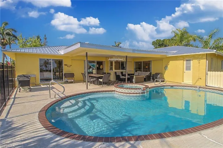 147 Coral Dr, Fort Myers, Florida 33905