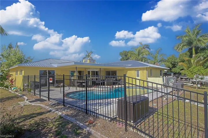 147 Coral Dr, Fort Myers, Florida 33905
