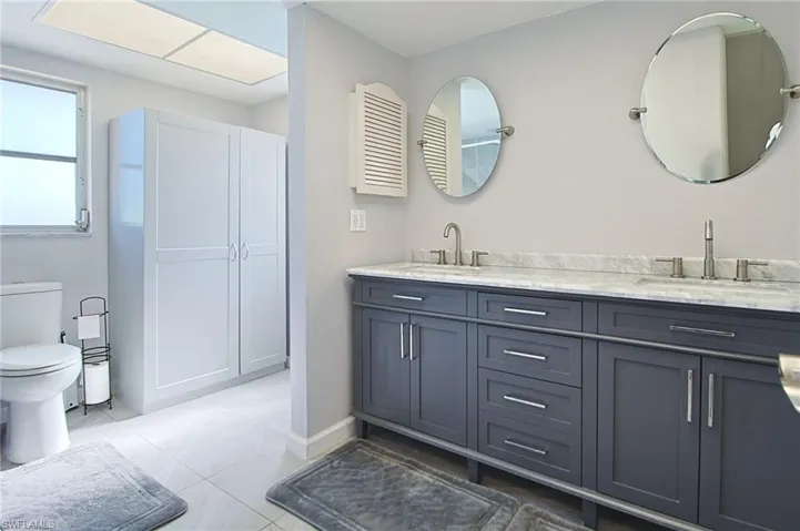 Guest Bathroom/Pool Bathroom