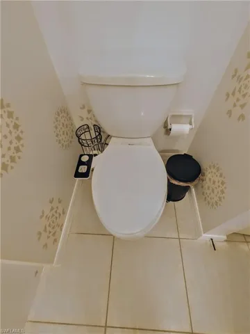 Toilet with bidet attachment