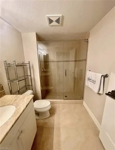 Guest BA w marble counter