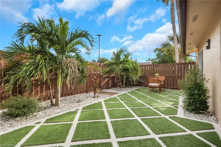 6303 Royal Woods Dr, Fort Myers, Florida 33908