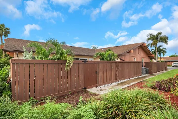 6303 Royal Woods Dr, Fort Myers, Florida 33908