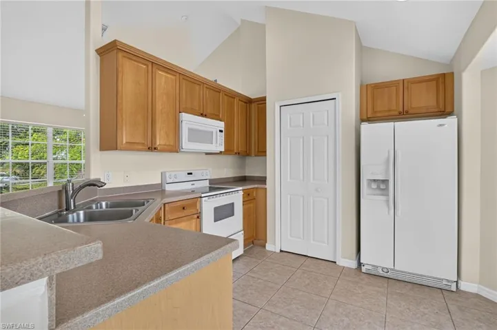523 25th Ln, Cape Coral, Florida 33904