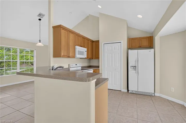 523 25th Ln, Cape Coral, Florida 33904