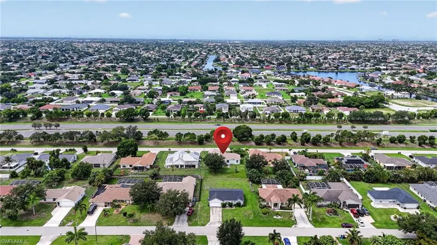 523 25th Ln, Cape Coral, Florida 33904