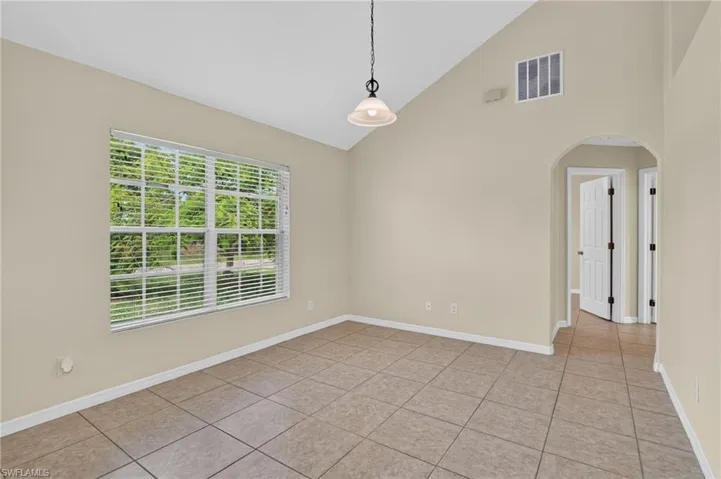523 25th Ln, Cape Coral, Florida 33904