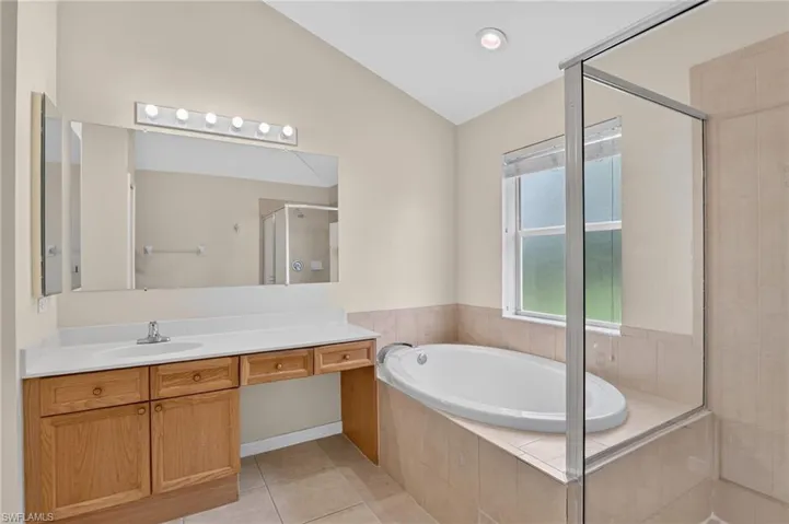 523 25th Ln, Cape Coral, Florida 33904