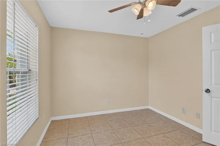 523 25th Ln, Cape Coral, Florida 33904