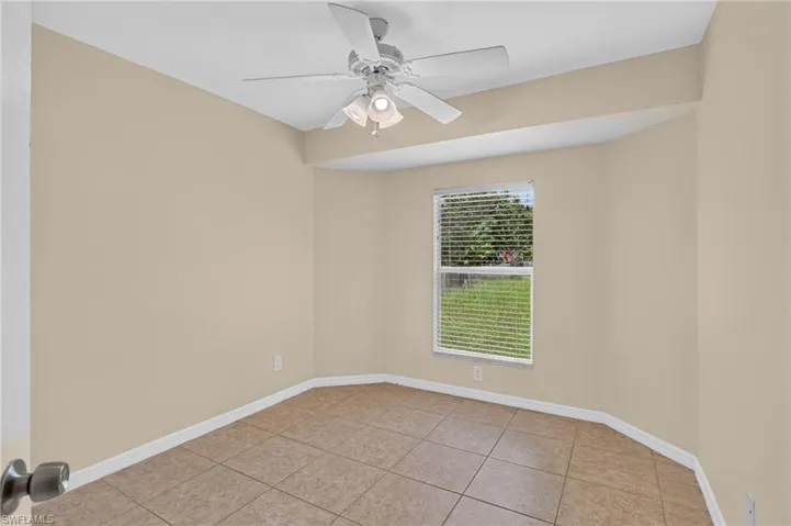 523 25th Ln, Cape Coral, Florida 33904