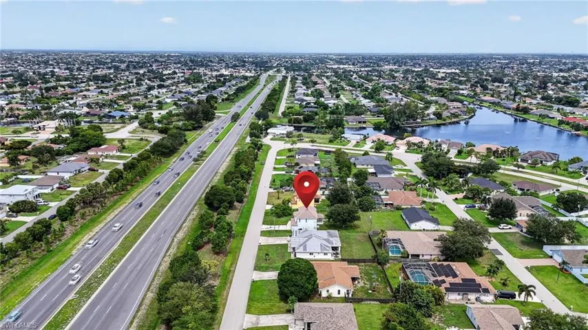 523 25th Ln, Cape Coral, Florida 33904
