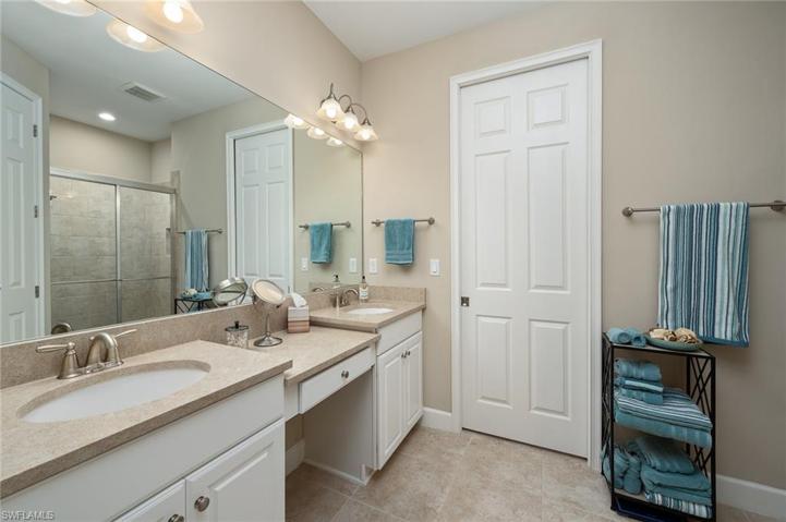 Ensuite owner's bathroom