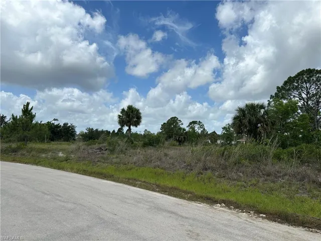 908 Panda Dr, Lehigh Acres, Florida 33974