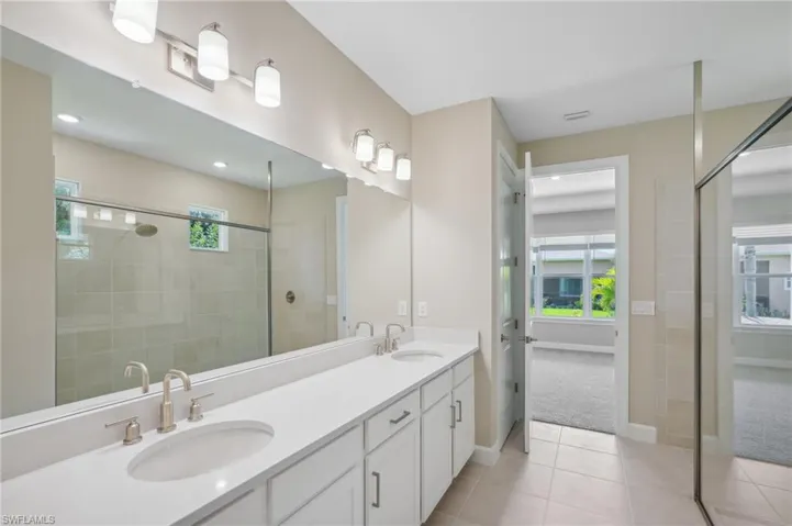 125 SW 34th Avenue ~ Ready Now