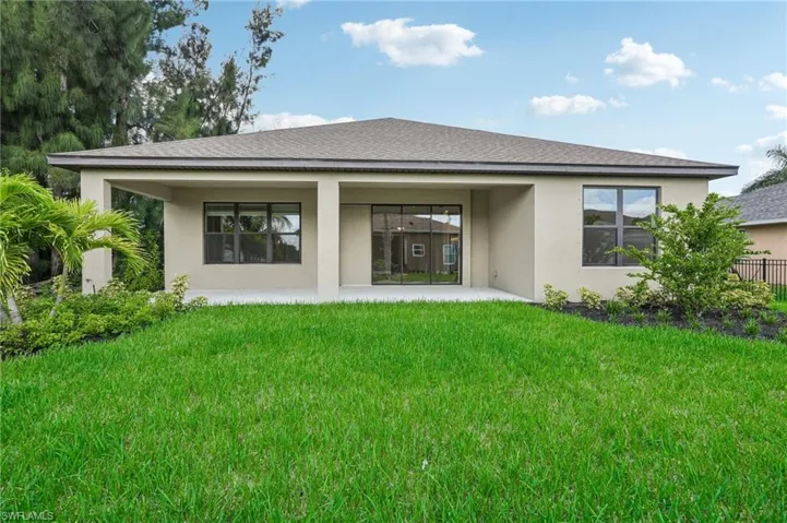 125 SW 34th Avenue ~ Ready Now
