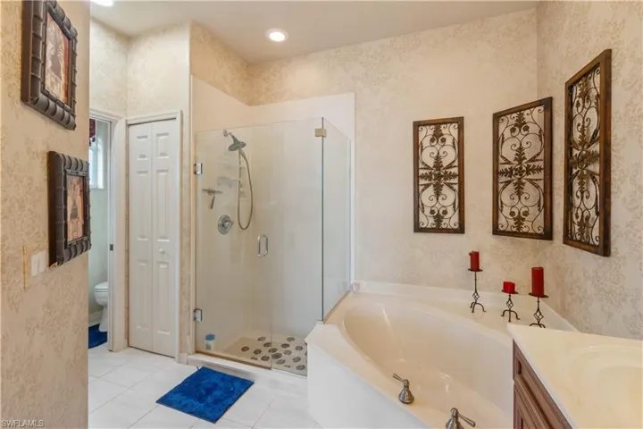 20660  Dennisport  LN, North Fort Myers, FL 33917