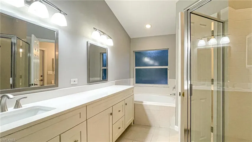 7602  Citrus Hill  LN, Naples, FL 34109
