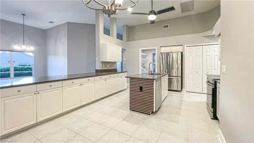 7602  Citrus Hill  LN, Naples, FL 34109