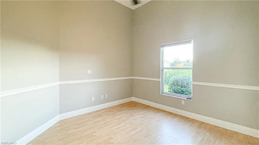 7602  Citrus Hill  LN, Naples, FL 34109
