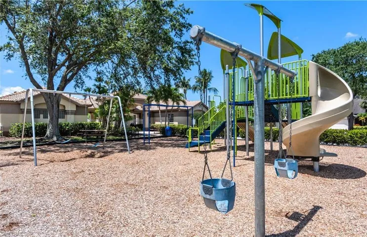 7602  Citrus Hill  LN, Naples, FL 34109