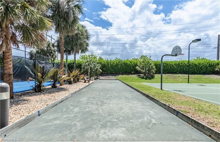 7602  Citrus Hill  LN, Naples, FL 34109