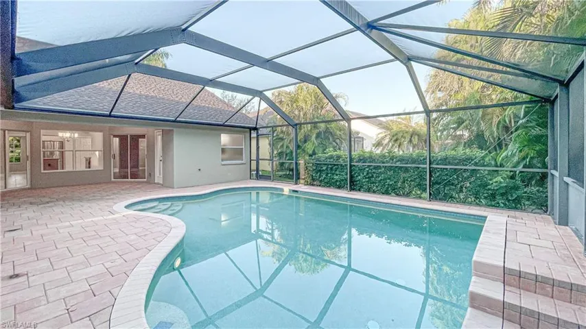 7602  Citrus Hill  LN, Naples, FL 34109
